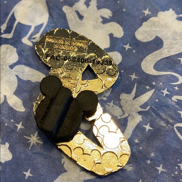 Disney Snow White Pin 📍 glittery Mystery pin - Picture 3 of 3
